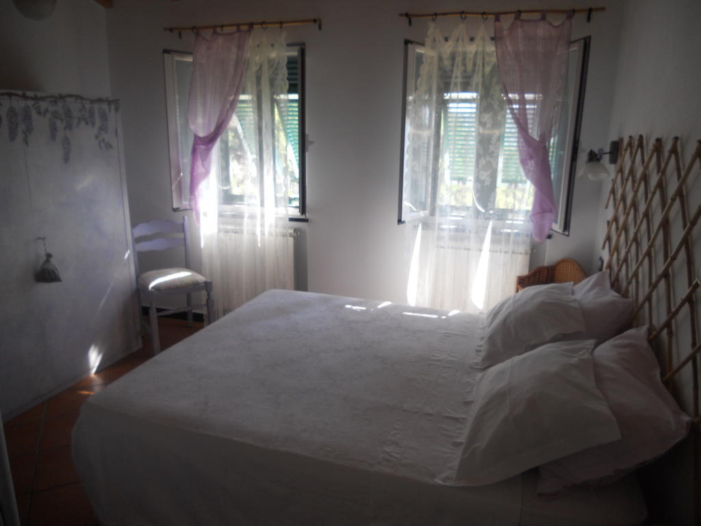 B&B I Glicini Vescina Szoba fotó